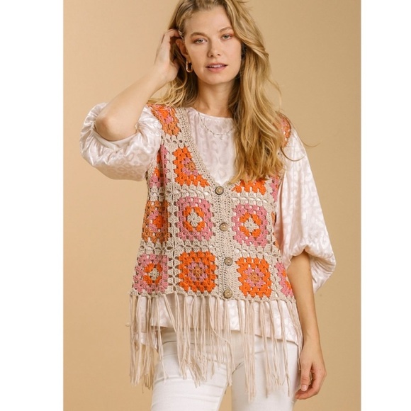 NWT Umgee V-Neck “Celeste” Color Block Taupe Button Detail Crochet Vest Sz Small - Picture 10 of 14